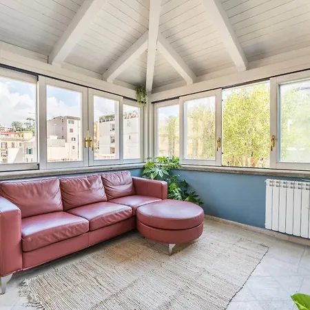 Apartman Elizabeth Penthouse, Charmy In Little London 10 Min From The Center *